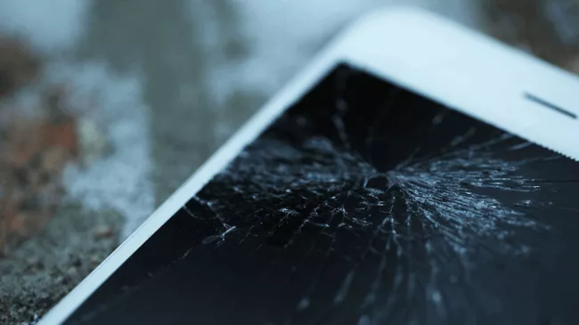 mobiel met schade